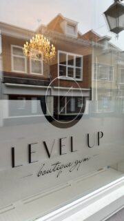 𝐇𝐚𝐩𝐩𝐲 𝟏 𝐲𝐞𝐚𝐫 𝐚𝐧𝐧𝐢𝐯𝐞𝐫𝐬𝐚𝐫𝐲 𝐭𝐨 𝐦𝐲 𝐝𝐫𝐞𝐚𝐦 𝐠𝐲𝐦! ✨🎉
Ik ben ontzettend dankbaar voor al mijn geweldige klanten! Jullie maken deze plek next-level! 🙌🏼
Dit is pas het begin. Super excited voor wat nog komen gaat! ♥️
#levelup #boutiquegym #anniversary #personaltrainer #brielle